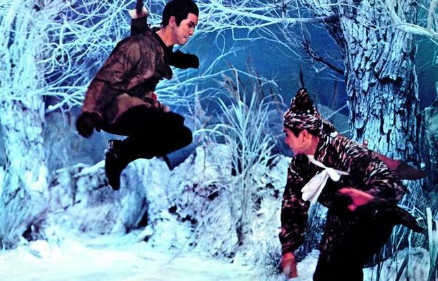 成龙成功之路_经典传奇成龙之路_从打星到导演：成龙的转型之路