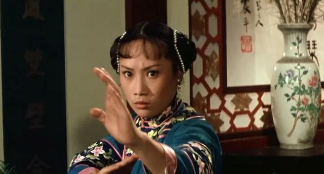 成龙成功之路_从打星到导演：成龙的转型之路_经典传奇成龙之路