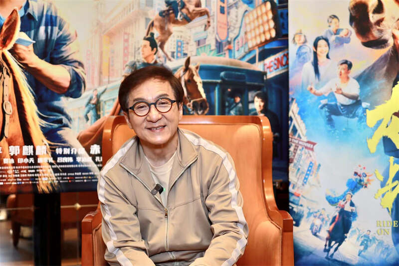 成龙成功之路_从打星到导演：成龙的转型之路_成龙成名之路