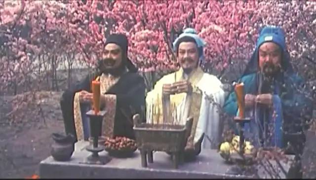 关羽的京剧形象与表演艺术_关羽京剧表演艺术形象分析_关羽京剧人物形象