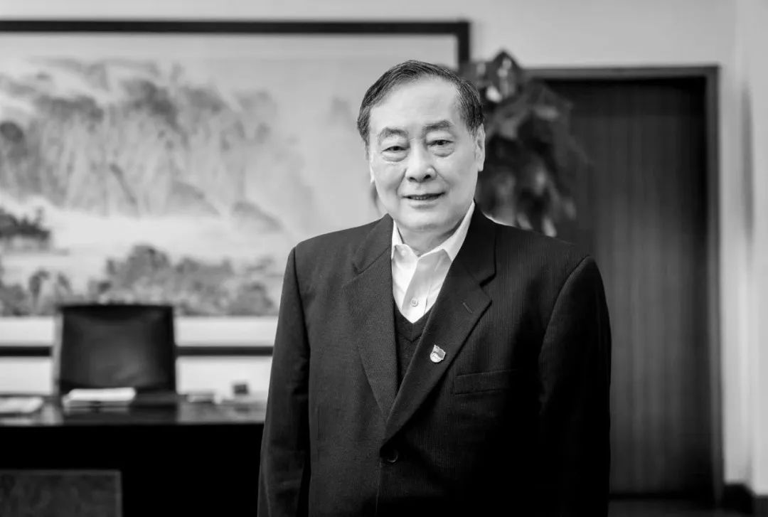 投资眼光独到_投资眼光好_钟睒睒的投资眼光与市场机会