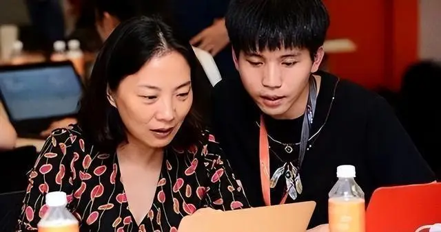 胡润的职业生涯与转折点_胡润的职业生涯与转折点_胡润的职业生涯与转折点